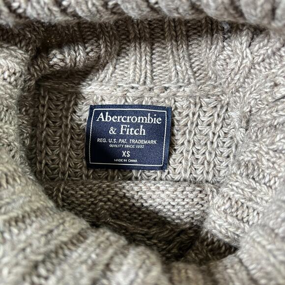 Abercrombie & Fitch Chunky Cable Knit Turtle Neck Sweater Brown Size Extra Small - Picture 7 of 9